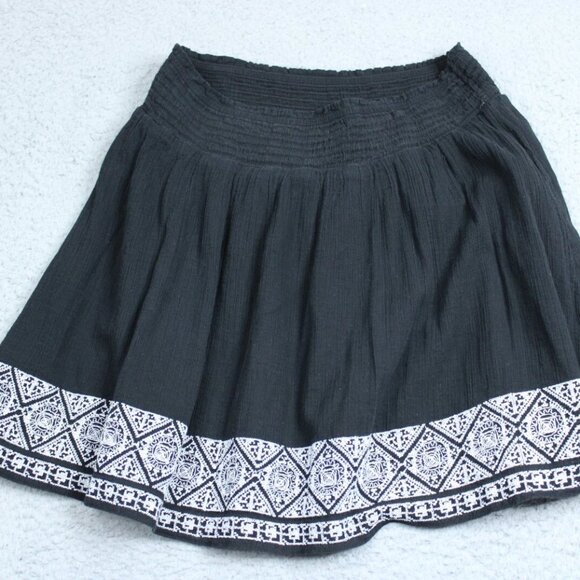 Old Navy 100% Cotton Black Embroidered Skirt Elastic Waist– Size Large - Picture 1 of 6